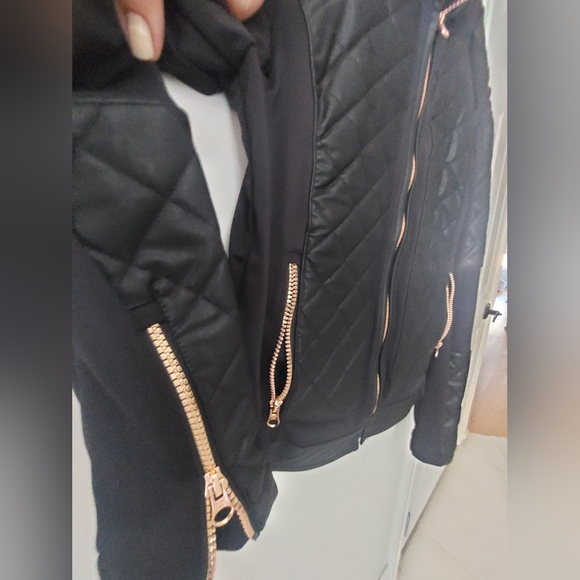 Victoria s Secret Faux Leather Jacket with Rose gold zipper trim  sz sm - Picture 5 of 6